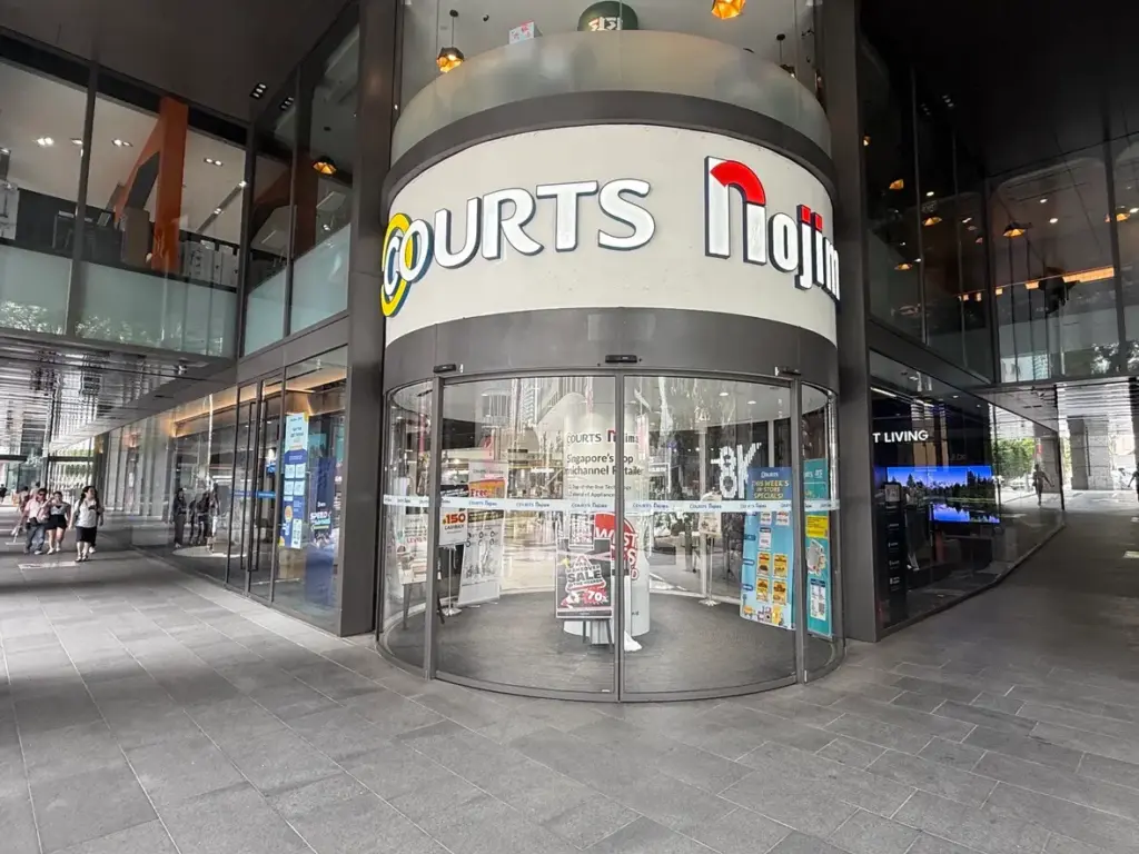 Nihonchokuhan Inc. and BOOKOFF Launch SNOW MIKU Limited POP-UP at Orchard Road in Singapore