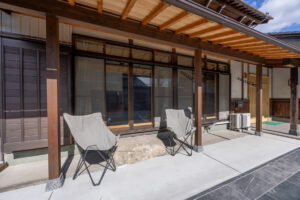 La Luna Brillante, a traditional Japanese homestay in Kani City, Gifu Prefecture, values ​​the "connections with people" hotels cannot provide. Guests can experience the everyday life of a Japanese family. Serving as a “home away from home” after sightseeing, only one group is welcomed per day.